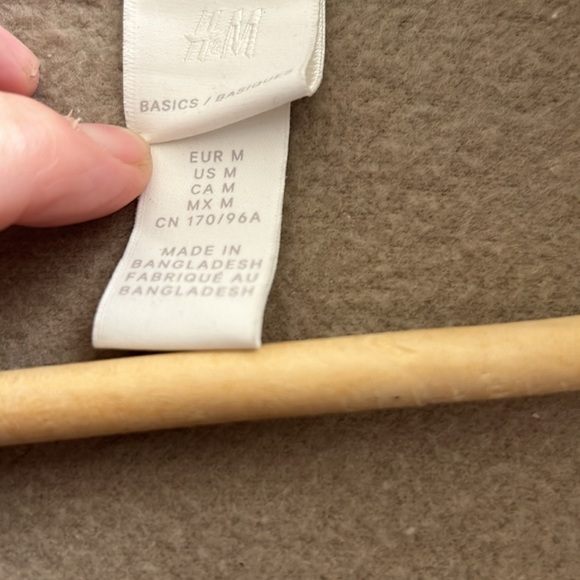 Tan H & M half zip sweatshirt long sleeve - Picture 3 of 6